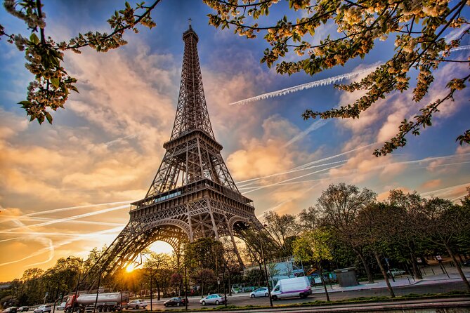 FastTrack Eiffel Tower Paris 1st-Floor Tickets, Tour, Dinner - Meeting Point and Lunch Menu
