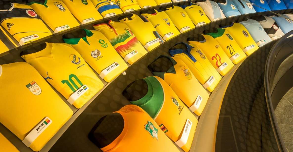 FIFA Museum: Guided Highlights Tour in German - FIFA World Cup Trophies Display