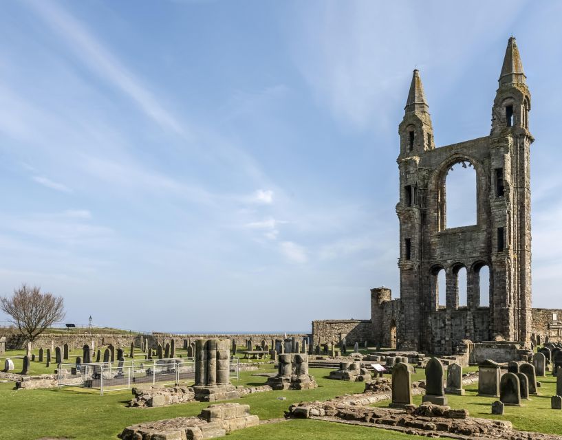 From Aberdeen: Adventure to St Andrews & Dundee - Golf and Outdoor Enthusiasts Paradise