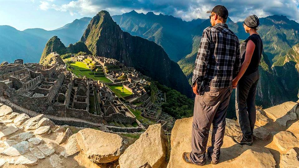 From Aguas Calientes: Machu Picchu Ticket, Guided Tour & Bus - Inclusions