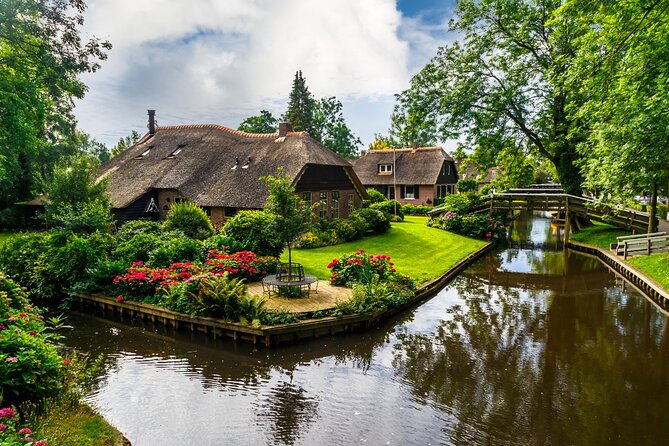 From Amsterdam: Discover the Charm of Giethoorn Incl. Boat Cruise - Meeting and Pickup