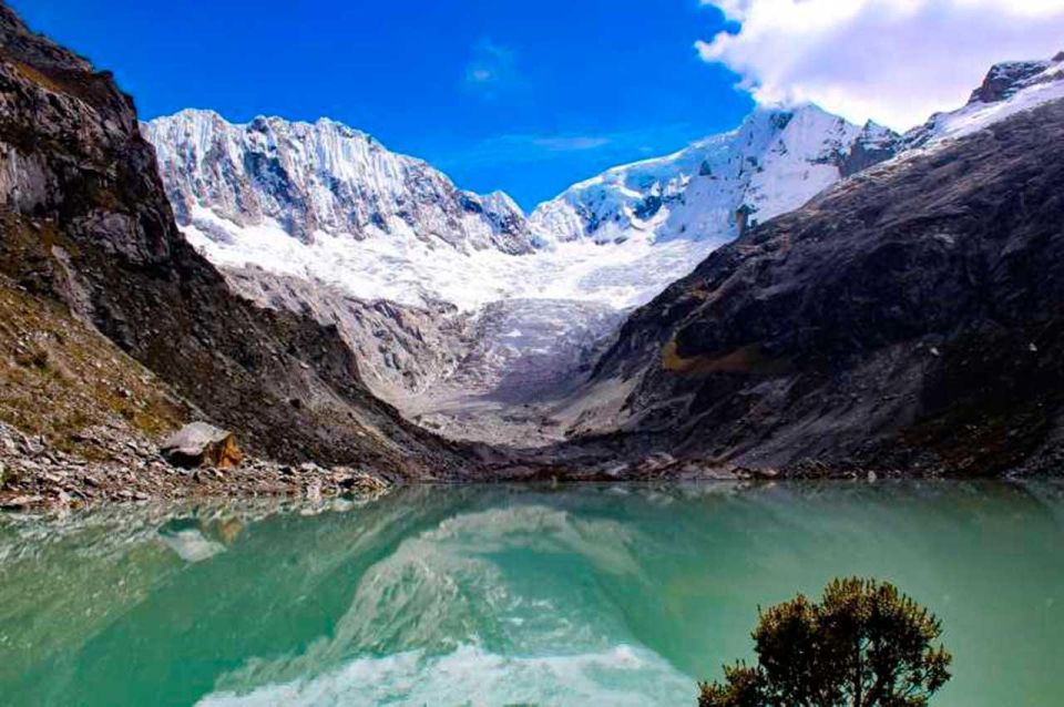 From Ancash: Walk to the Llaca Ravine and Lagoon Full Day - Location Details