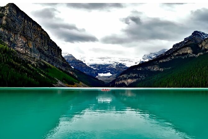 From Banff/Canmore: Moraine Lake and Lake Louise Shared Transfer - Booking and Confirmation