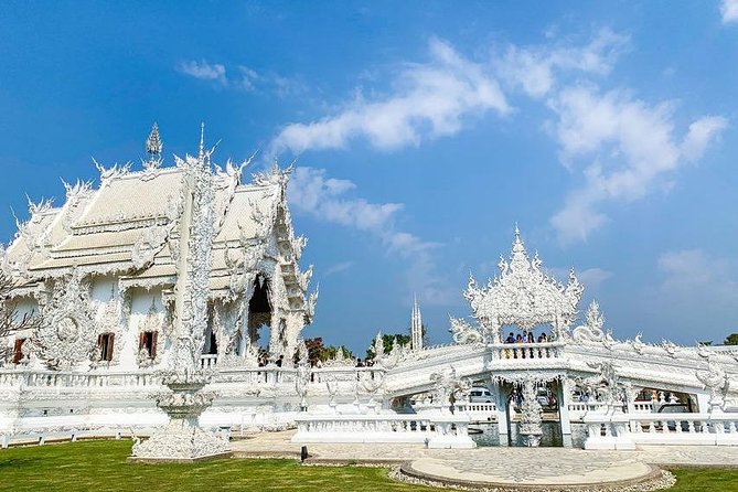 From Chiang Mai: White and Blue Temple & Golden Triangle Day Trip - Customer Reviews