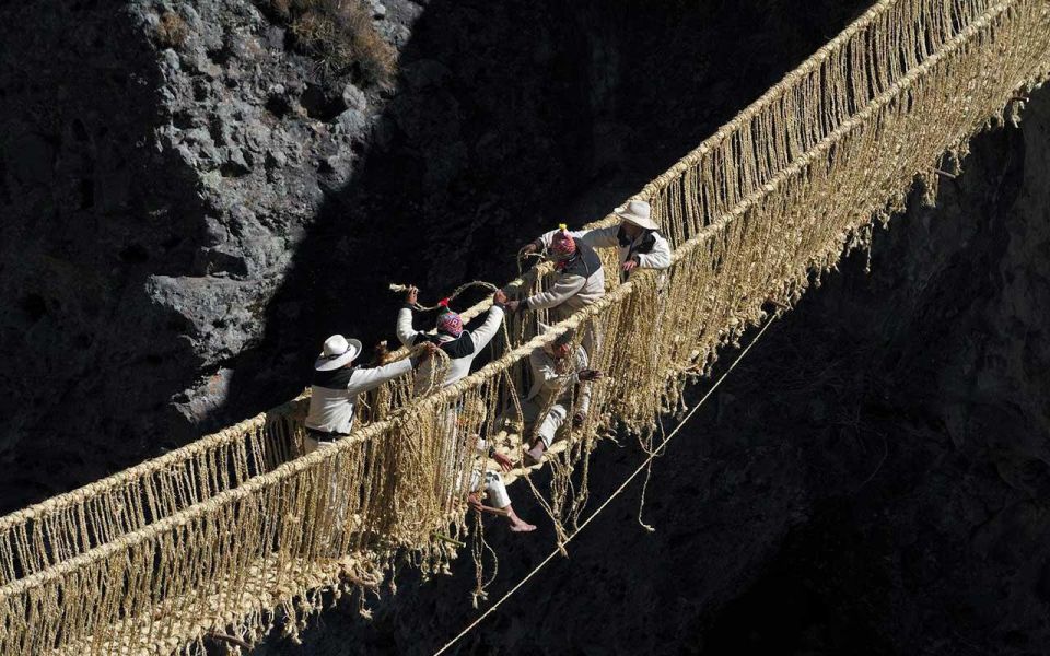 From Cusco: Tour Inca Bridge Q'eswachaka Private Service - Language Options and Logistics