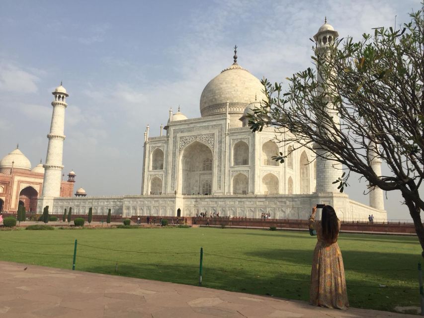 From Delhi: Same Day Taj Mahal Tour by Car With Chauffeur - Tour Highlights