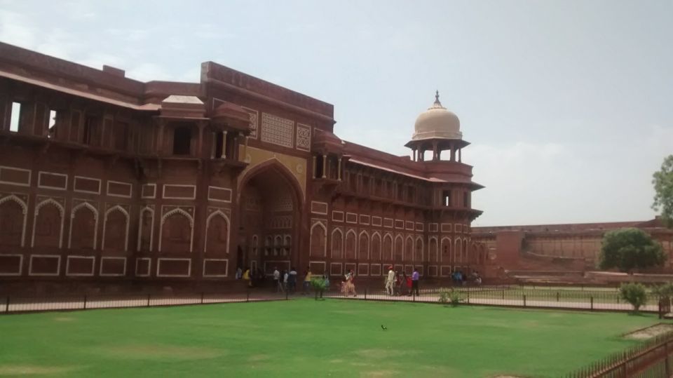 From Delhi : Taj Mahal & Agra Fort Guided Tour - Transportation and Comfort