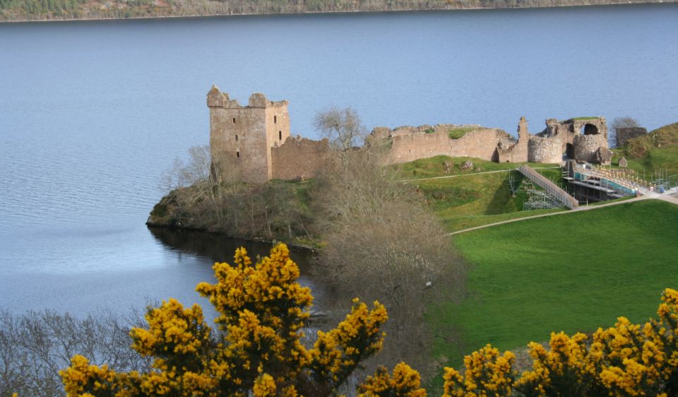 From Glasgow: Loch Ness and Urquhart Castle Private Day Tour - Tour Description