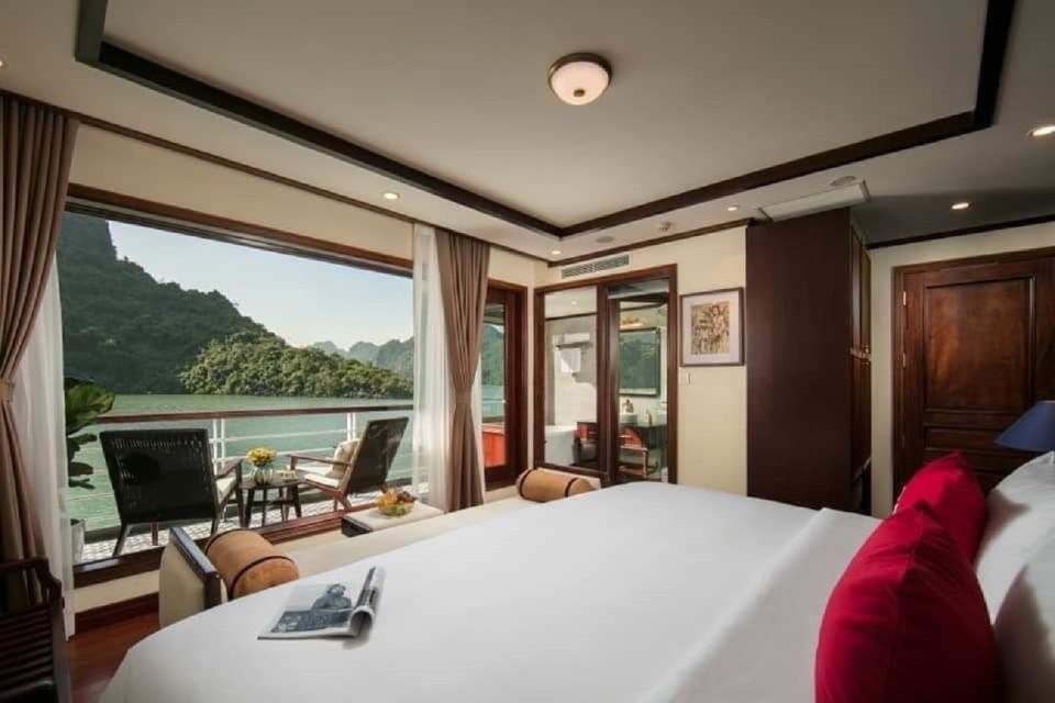 From Hanoi: 2-Day Luxury Cruise of Ha Long and Lan Ha Bay - Review Summary