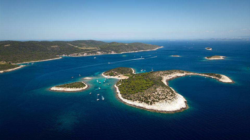 From Hvar: Vis Island, Blue Cave and Pakleni Islands - Full-Day Itinerary