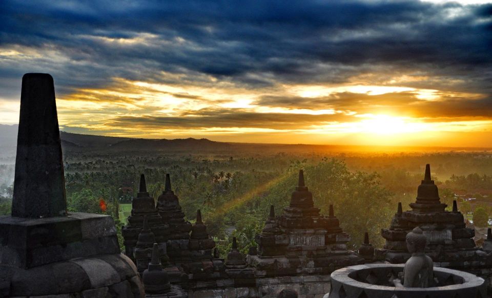 From Yogyakarta: Kedung Kayang Waterfall & Borobudur Sunset - Activity Description