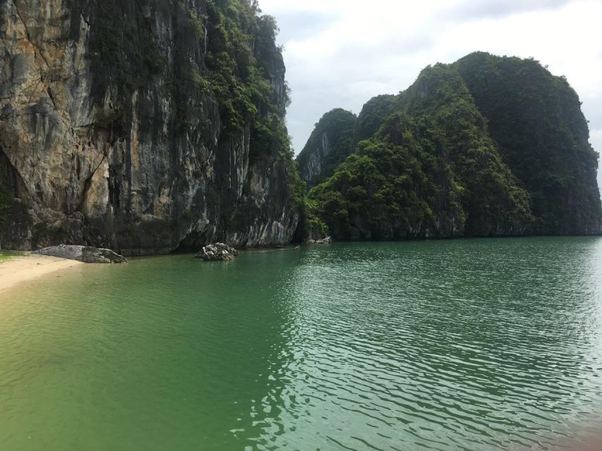 Full Day: Lan Ha Bay , Kayaking, Swimming, by 5 Stars Cruise - Location: Dong Bac, Vietnam