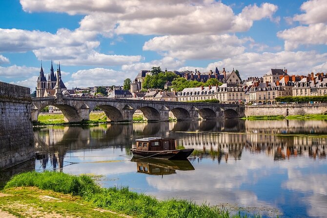 Full-Day Private Tour to Châteaux of the Loire Without Guide - Group Size Pricing