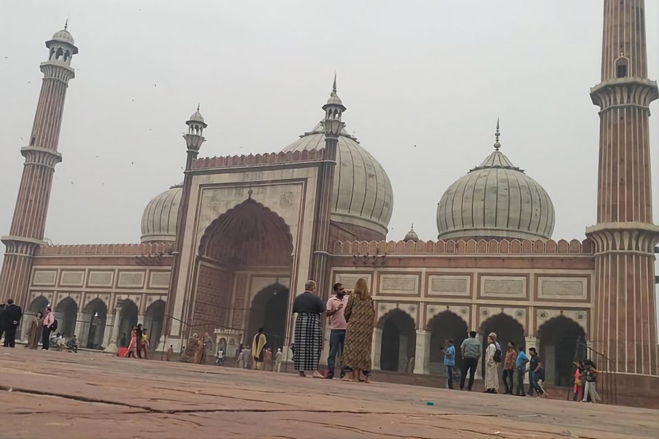 Full Day Tour of Delhi With Guide & Entrances - Lunch at Local Eatery