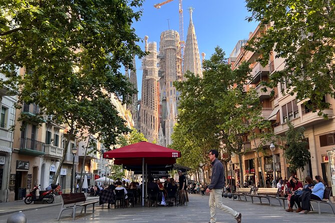 Gaudí & Sagrada Familia Tour - Small-Group Experience Details