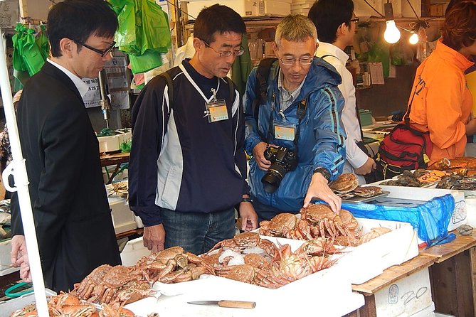 Good Morning Breakfast at Local Fish Market With a Guide - Market Atmosphere and Surroundings