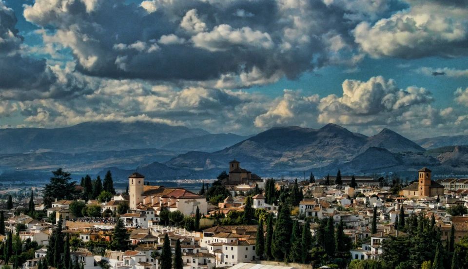 Granada: Alhambra, Generalife & Albaicin Private Tour - Full Tour Description