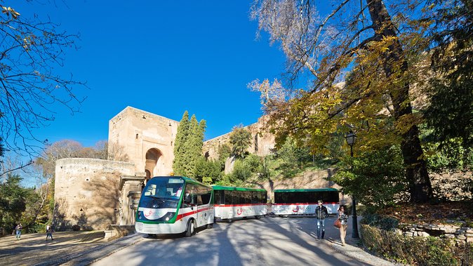 Granada City Tour Hop-On Hop-Off Train - Meeting and Pickup Details
