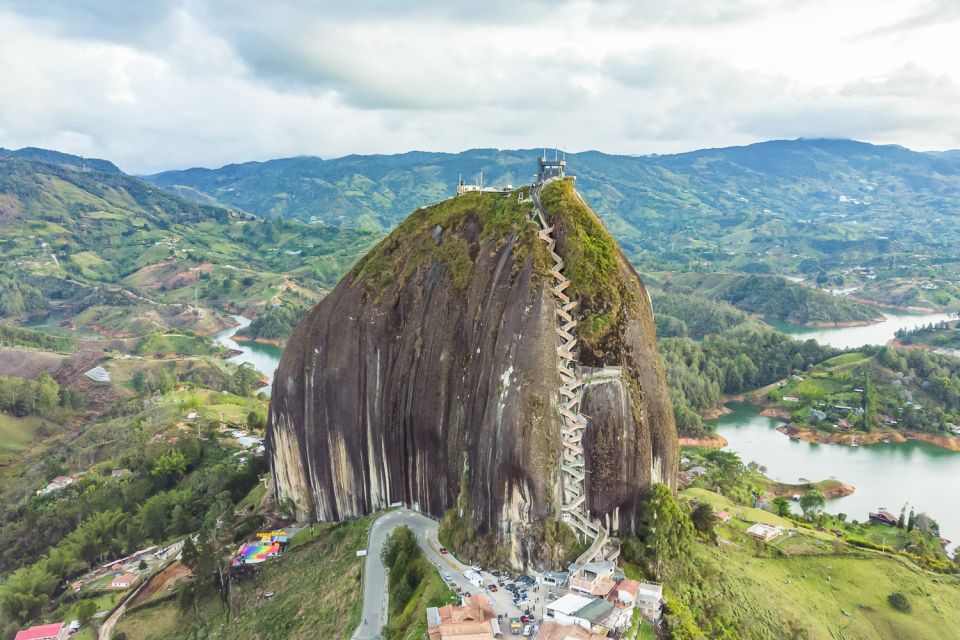 Guatapé: Helicopter Flight Over Peñol Rock - Experience Highlights