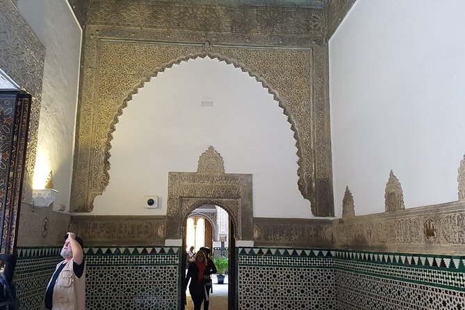 Guided Visit to the Real Alcázar in Seville With Tickets Included - Meeting and Pickup Details