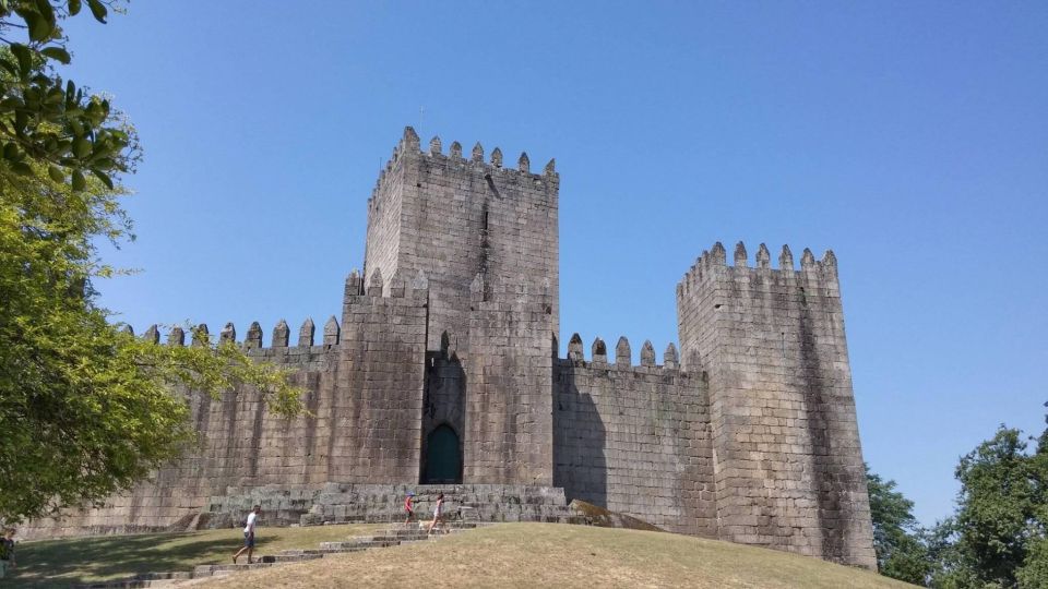 Guimarães Tour(4Hours): From Oporto;City Tour- Half Day Trip - Tour Highlights and Must-See Locations