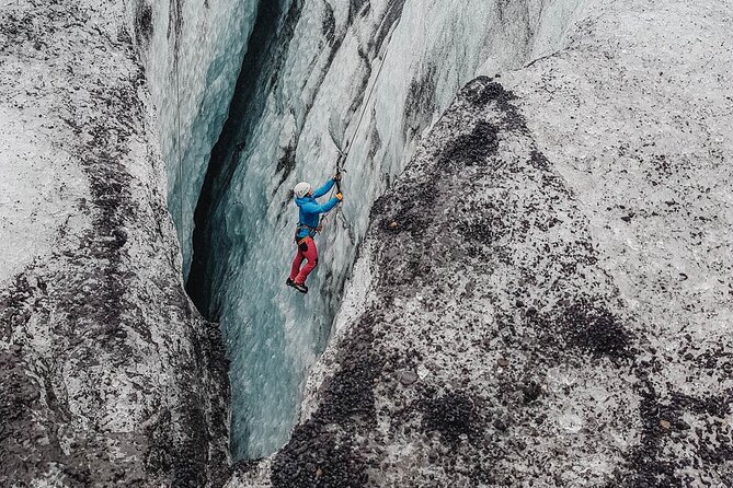 Half Day Ice Climbing Experience on Sólheimajökull - Maximum Traveler Capacity and Weather Conditions