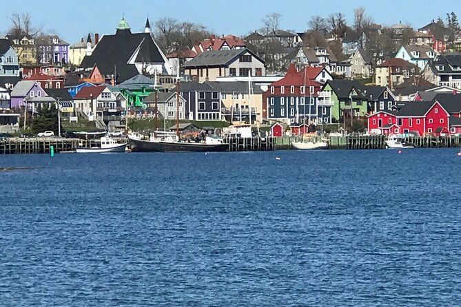 Halifax Full-Day Peggys Cove and Lunenburg Tour - Tour Guides Qualities and Expertise