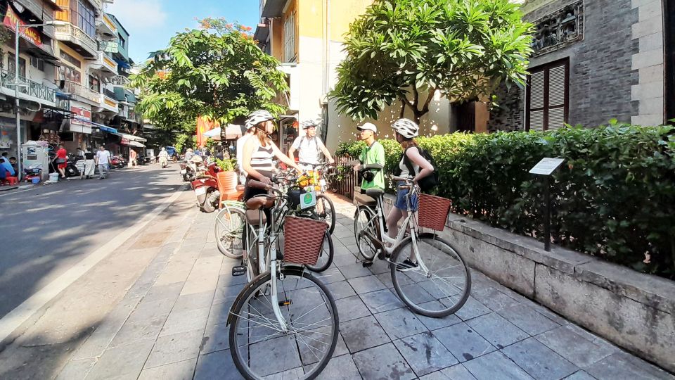 Hanoi Old Quarter & Red River Delta Cycling Half Day Tour - Group Size and Guide