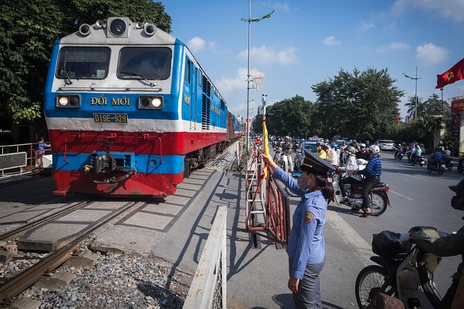 Hanoi On the Tracks Photo Tour - Local Life Discovery