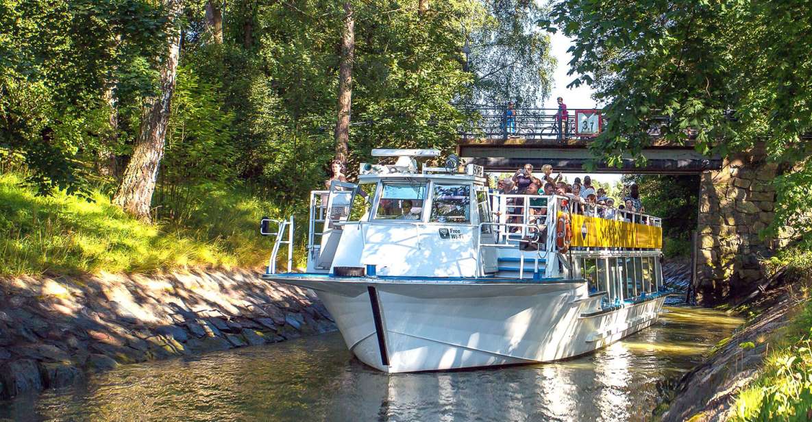 Helsinki: Sightseeing Canal Cruise With Audio Commentary - Meeting Point and Languages