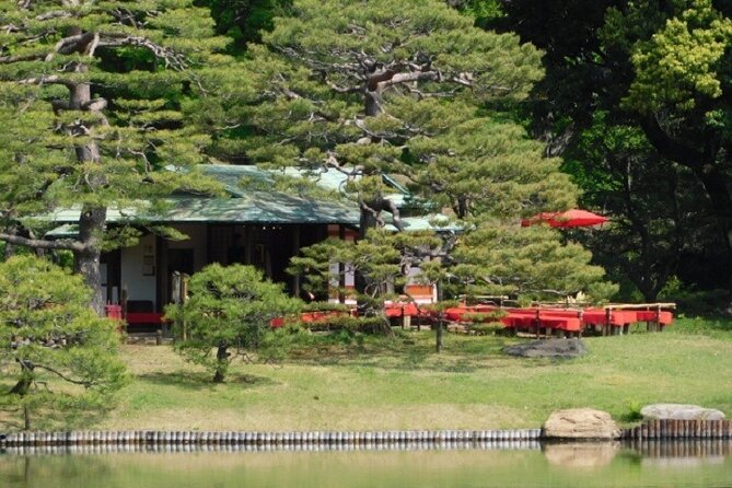 HEN AI TOKYO Rikugien Gardens Tour With Garden Expert - Logistics Details