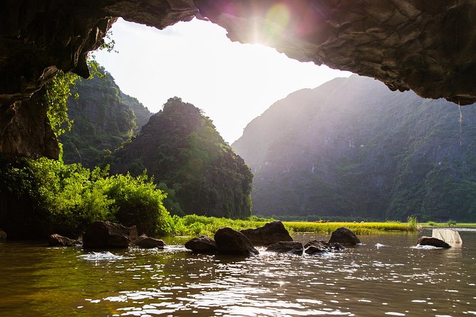 Hoa Lu - Mua Cave - Tam Coc/Trang An - DELUXE Small Group Tour - Meeting and Pickup Instructions