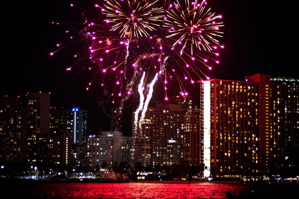 Honolulu: Friday Night Fireworks Cruise With Music - Customer Ratings and Experience Feedback