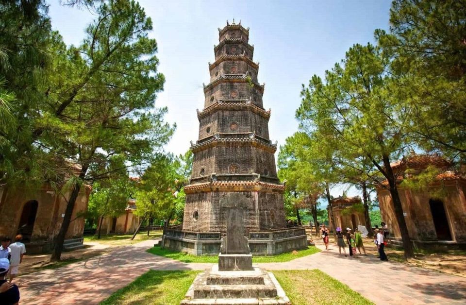 Hue Dragon Boat Tour to Visit Thien Mu Pagoda & Royal Tombs - Detailed Itinerary