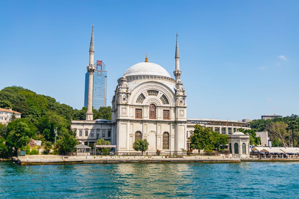 Istanbul: Bosphorus Yacht Cruise With Stopover on Asian Side - Cruise Description