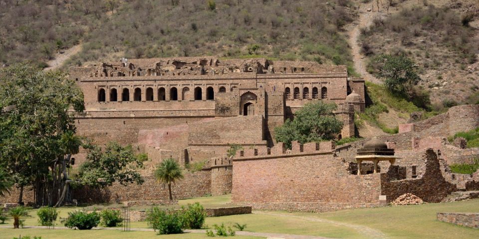 Jaipur: All Inclusive Chand Baori & Bhangarh Fort Tour - Chand Baori Stepwell