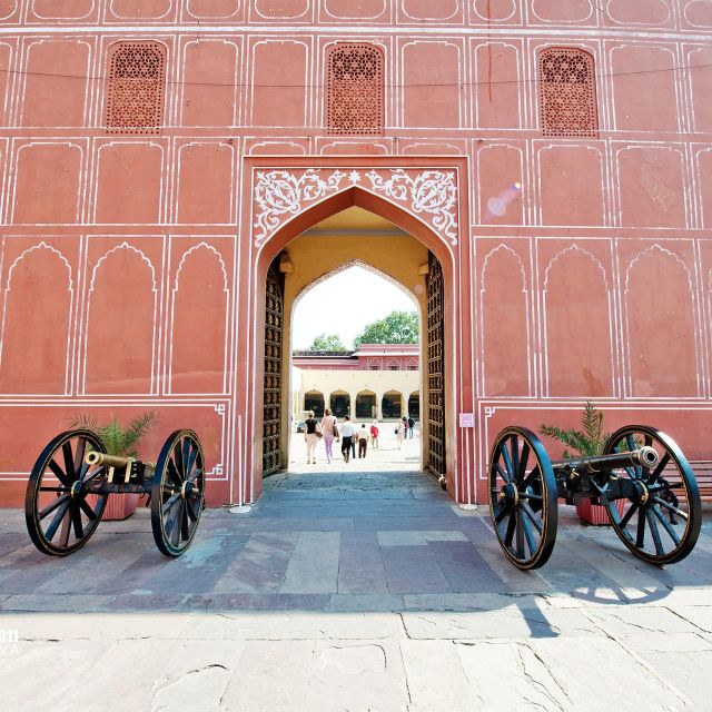 Jaipur: Private Half-Day Sightseeing Tour With Flower Market - Pickup Services