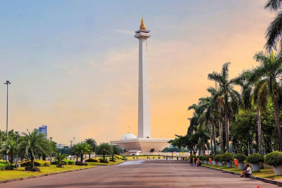 Jakarta: Private City Tour With Lunch and Hotel Pick-Up - Full Tour Description