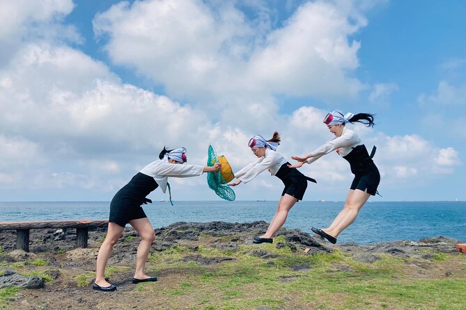 [Jeju] Private Photoshoot With Traditional Pearl Diver Haenyeo Costume - Photography Package