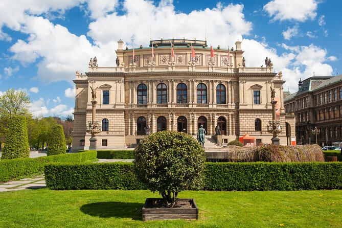 Jewish History and Old Town Walking Tour of Prague - Professional Guided Experience