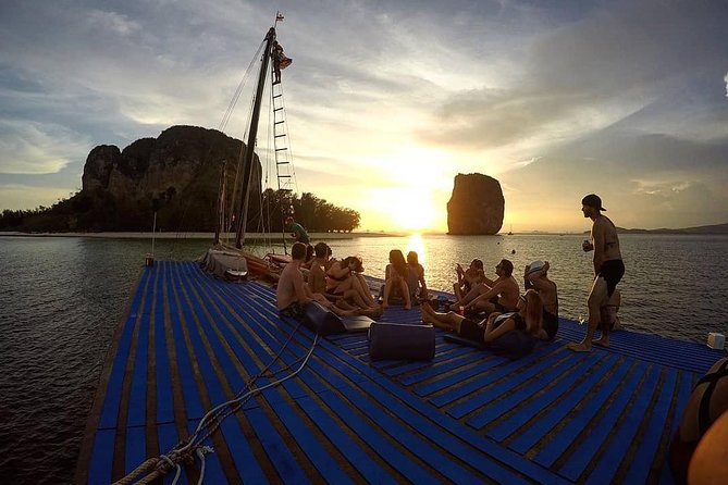 Krabi Sunset Swim, Snorkel Tour With Buffet Dinner - Boat Amenities