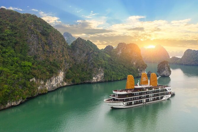 LA REGINA LEGEND Cruise 5* Luxury 3D2N With 2 Ways Transfer - Inclusions and Activities