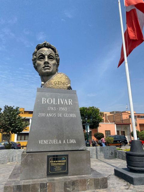 Lima : Walking Tour on the Traces of the Heroes - Experience Highlights