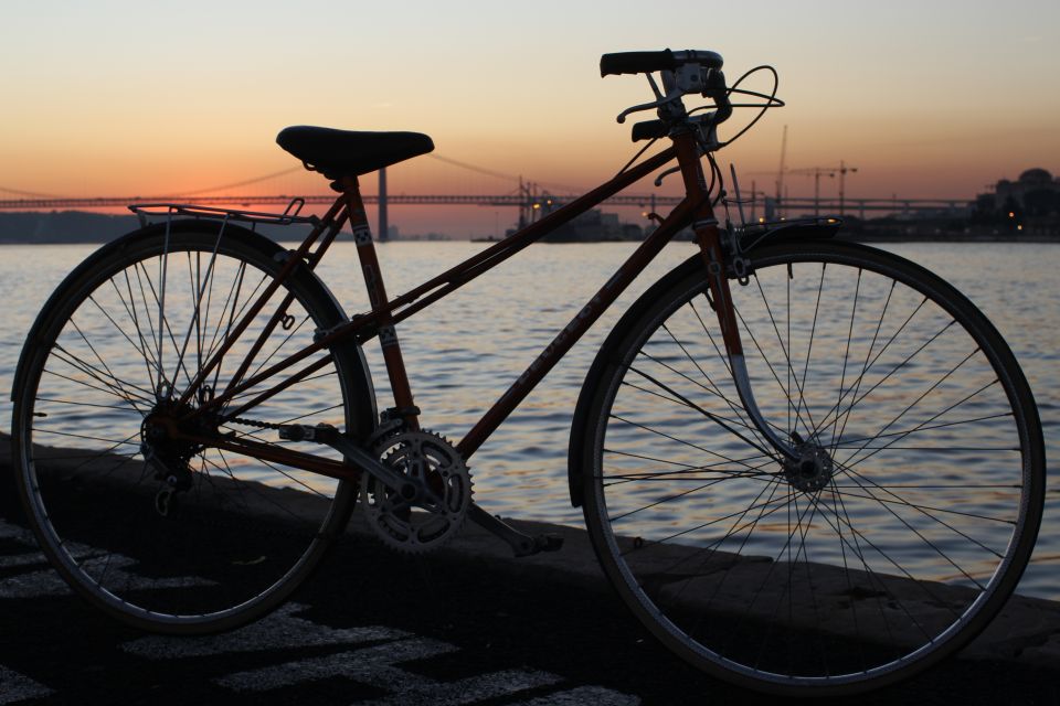 Lisbon: 3-Hour Vintage Bike Tour - Tour Highlights