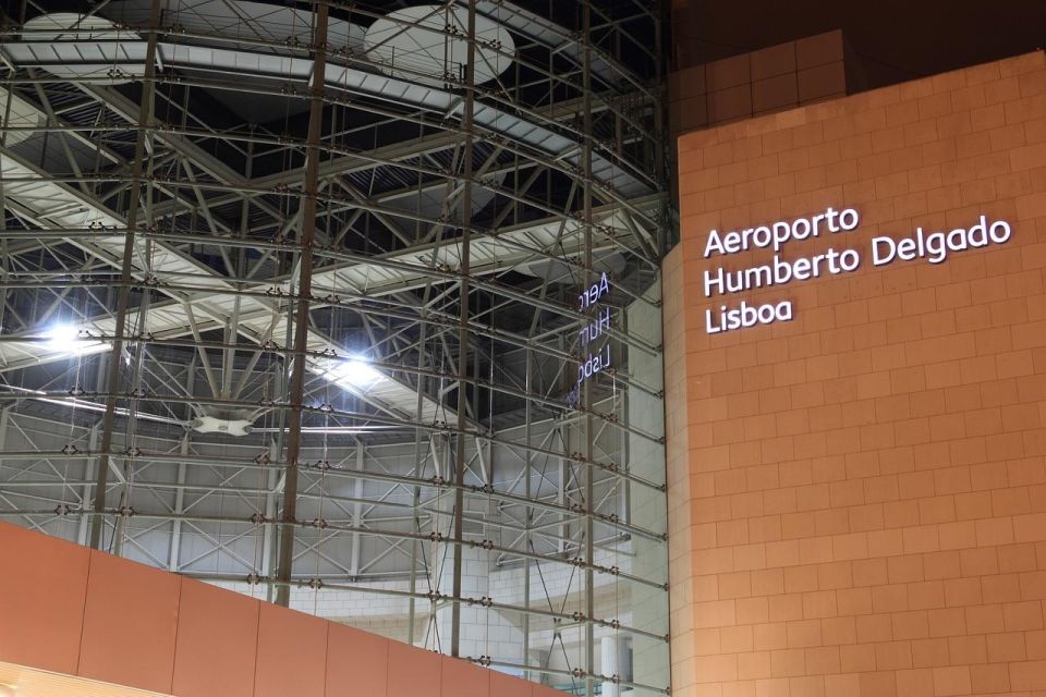 Lisbon: Airport Transfer To/From Cascais, Estoril, or Sintra - Service Description