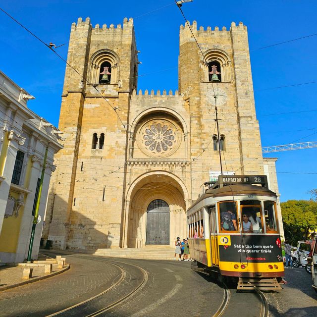 Lisbon: Alfama and History 60-90 Min Private Tour by Tuktuk - Nightlife and Dining Recommendations