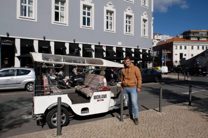 Lisbon: Barrio Alto and Chiado Tuk Tuk Tour - Pickup Details