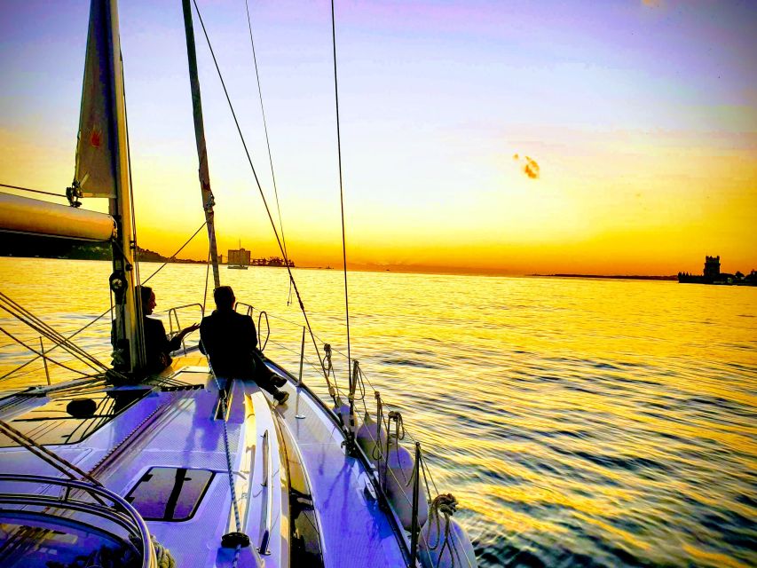 Lisbon: Lisbon Sightseeing by Boat With Locals - Location Information