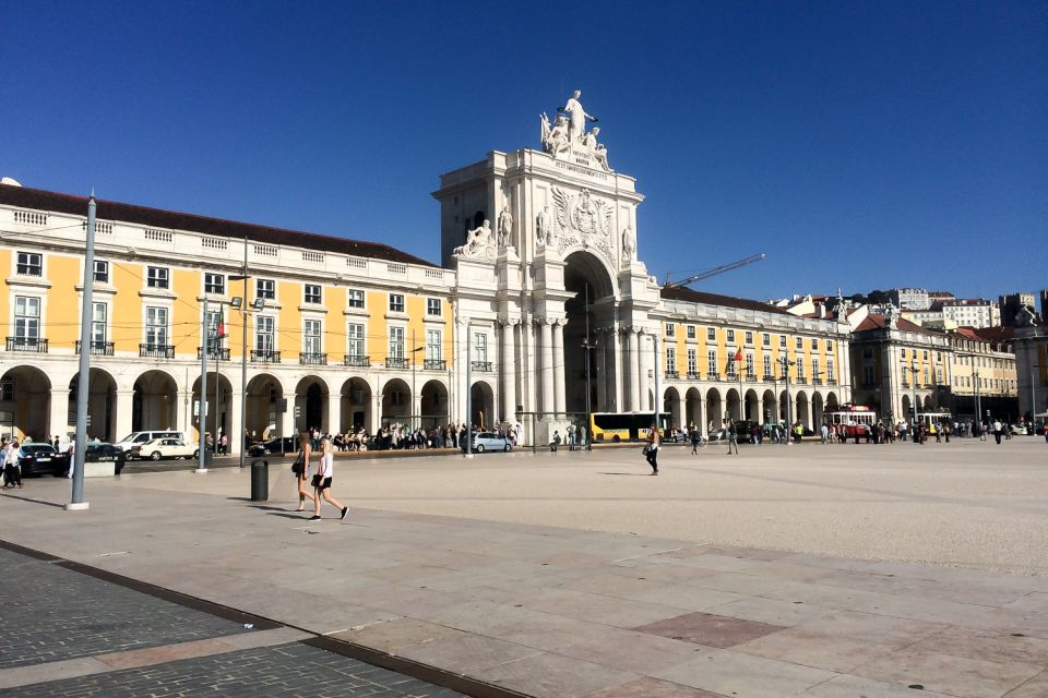 Lisbon: Old Quarter Highlights Tour - Experience Highlights