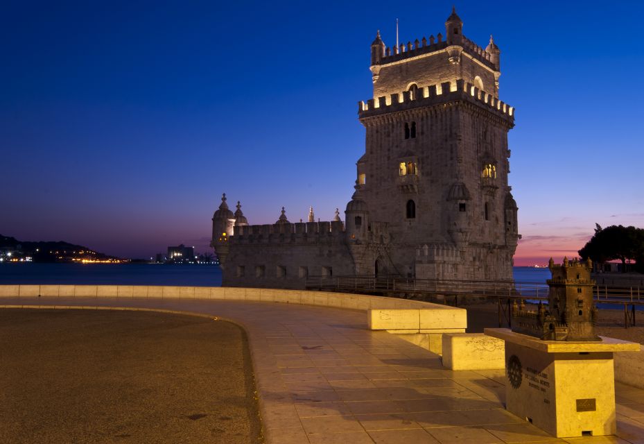 Lisbon: Private City Highlights Nighttime Tour With Transfer - Itinerary Details